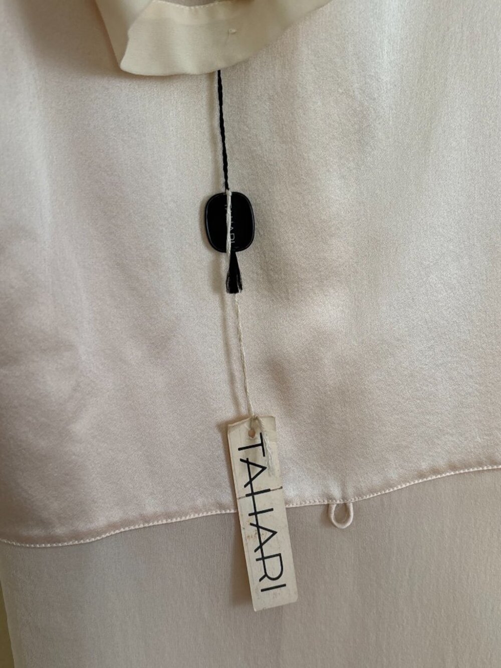 Tahari Cream Silk Women's Blouse Size 6 with Pearl Buttons and Draw String - Picture 8 of 11